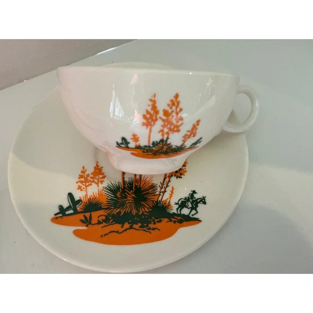 Universal Potteries preowned these